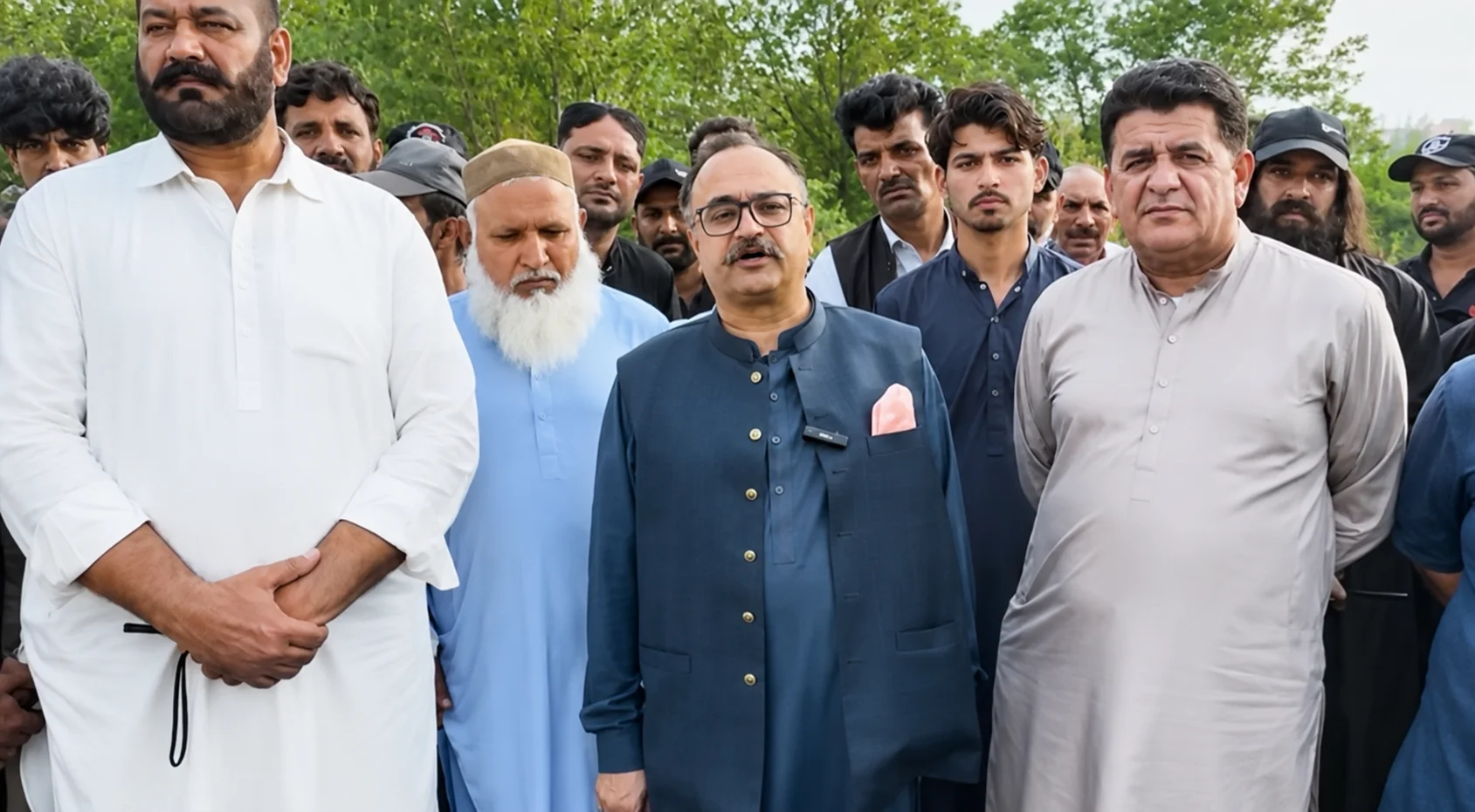 سابق وزیراعظم سردار تنویر الیاس پر قاتلانہ حملہ، ایس ایس جی کمانڈو شہید، متعدد زخمی