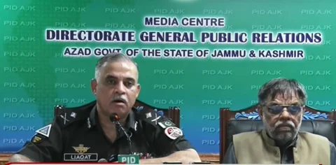آزادکشمیر میں راستے بند ہونے کا پروپیگنڈا جھوٹا ہے، آئی جی لیاقت علی ملک