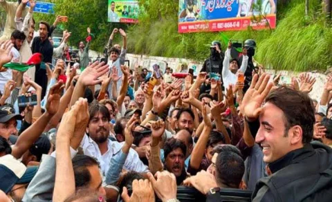 بلاول بھٹو زرداری مظفرآباد پہنچ گئے؛ کوہالہ پل پر تاریخی استقبال