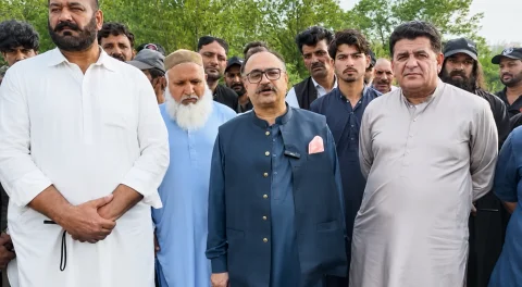 سابق وزیراعظم سردار تنویر الیاس پر قاتلانہ حملہ، ایس ایس جی کمانڈو شہید، متعدد زخمی