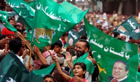 مخصوص نشستیں: ن لیگ اور پیپلزپارٹی کی خواتین امیدواروں کے کاغذات نامزدگی جمع